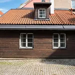 Cozy 3 Story House In Old Town