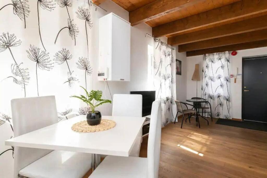 Korter Cozy 3 Story House In Old Town *