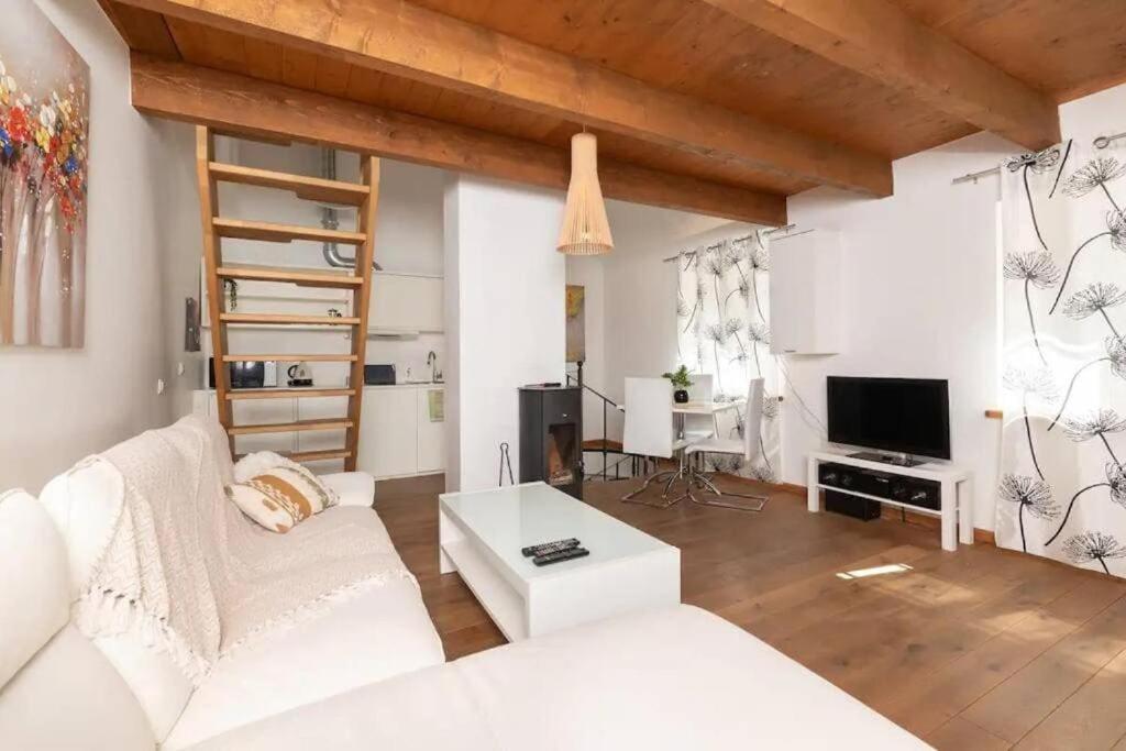 Cozy 3 Story House In Old Town * Tallinn